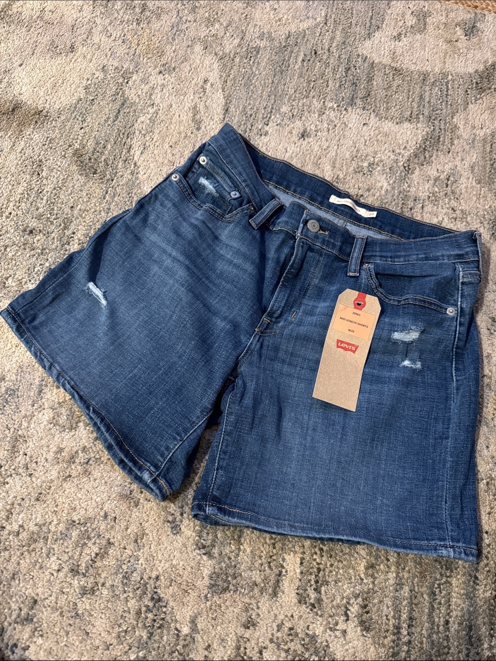 NWT Levi's Blue Distressed Denim Bermuda Shorts SZ 29 ❤️❤️❤️